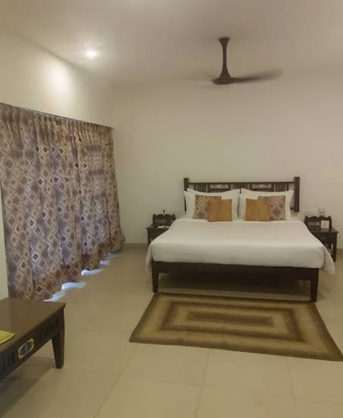 Bedroom Woven Border Area Rug