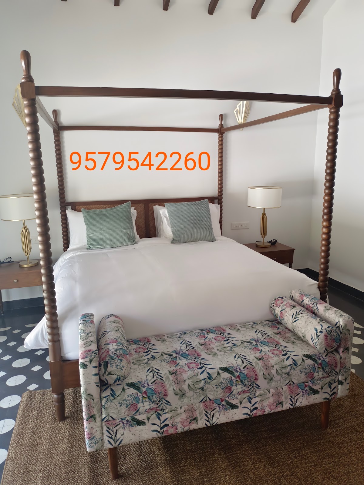 Four Poster Bed With Bench
